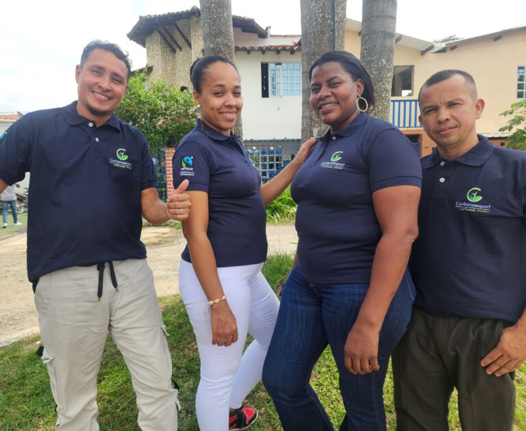 Corporación Corbanaexport Comercio justo en Colombia Bananeros de Urabá Desarrollo sostenible Recursos Fairtrade Proyectos sociales en Urabá Apoyo a comunidades agrícolas Sostenibilidad en el banano Responsabilidad social empresarial Impacto comunitario Colombia